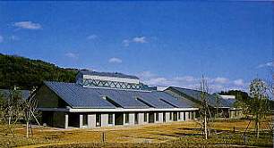 病棟とその南側に広がる庭園
